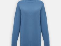 Джемпер с воротником-стойкой и спущенным плечом