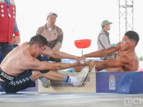 Завершились соревнования по мас-рестлингу и якутской вертушке на Играх Манчаары