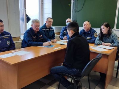 В Якутске продолжается подготовка курсантов аэромобильного отряда спецназначения