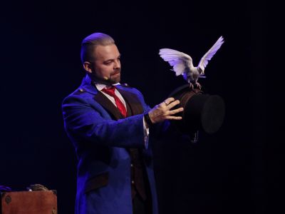 Билеты на Александр Плотников. 10 лет в шляпе (Юность) / Событие | Афиша | ИнфоТаймс