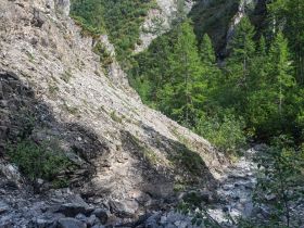 «В горах Семи Хребтов. Водопады хребта Сэттэ Дабан»