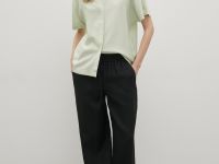 Блузка с коротким рукавом и отложным воротником