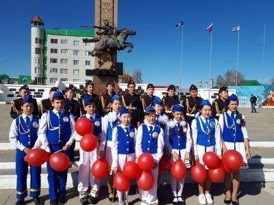 В Якутске более 300 детей стали участниками акции Живой хэштег #СохранитеДетскиеЖизни