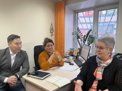 Комиссия депутатов Якутской гордумы ознакомилась с работой центра помощи семьям участников СВО