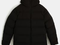 Пуховик с воротником-стойкой и капюшоном