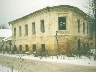 Угловой образцовый дом