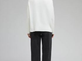 Свитер с шерстью