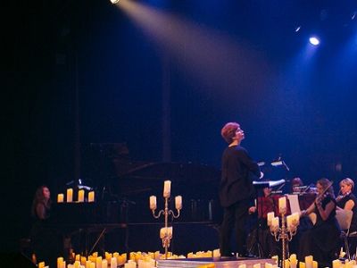 Ханс Циммер и Людовико Эйнауди: двойной концерт в сиянии тысячи свечей