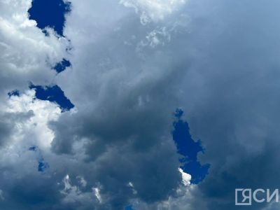 Самолет вернулся в аэропорт из-за неисправности в Момском районе Якутии