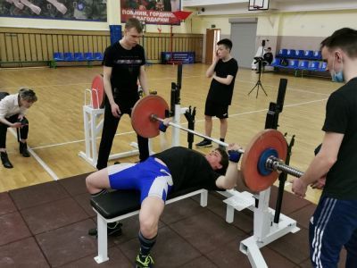 Победители и призеры по классическому троеборью и народному жиму