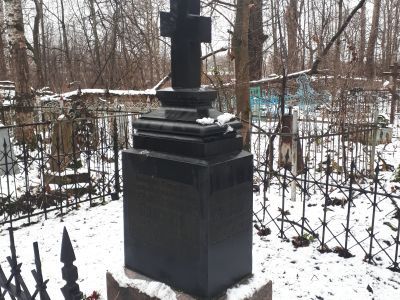 Воинское захоронение Валериана Евлампиевича Спасского, подпоручика 60-го пехотного Замосцкого полка, участника Первой мировой войны, умершего в госпитале г. Вологды от полученных ран 15 июня 1915 года