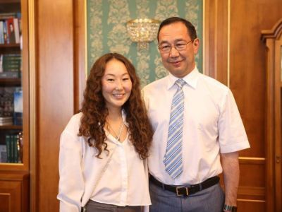 Глава Якутии встретился с заслуженным мастером спорта Анастасией Диодоровой