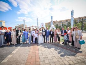 Первая торжественная регистрация брака состоялась на площади Республики