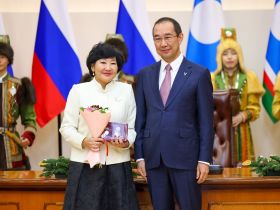 Айсен Николаев вручил государственные награды отличившимся якутянам