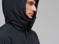 Пуховое пальто с капюшоном и отложным воротником