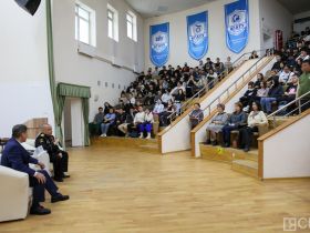 Студенты АГАТУ встретились с Героем России Дмитрием Куценко