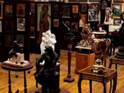 Зал частных коллекций. Сочинский Художественный музей им. Д.Д. Жилинского