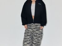 Чёрный бомбер-трансформер из скубы оверсайз на молнии Глория Джинс