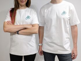 Футболка фирменная Birota (белый L Классический крой)