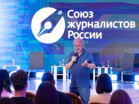 Владимир Соловьёв и Алексей Вишневецкий поздравили луганских коллег с Днём журналиста