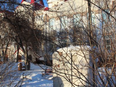 Памятник на могиле Сибирского просветителя П.И.Макушина