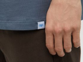 Базовая футболка из хлопка прямого силуэта