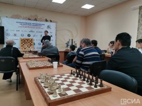 Международный гроссмейстер провел мастер-класс по шахматам в Якутске