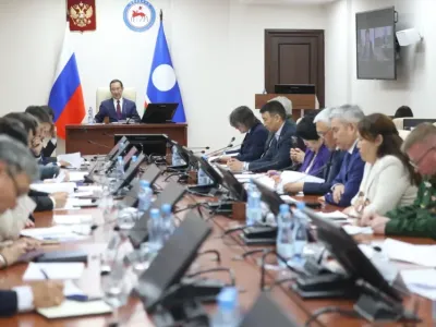 Глава Якутии провел заседание Республиканской комиссии «Вместе к Победе!»