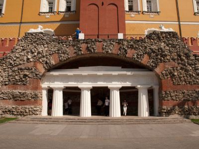 Грот и фонтан