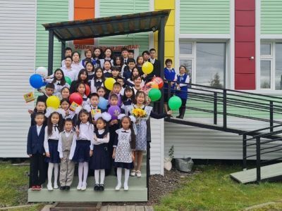 Еще теплее и красивее. Майорская школа встретила новый учебный год при полном параде