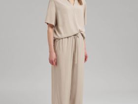 Легкие брюки-палаццо с эластичным поясом