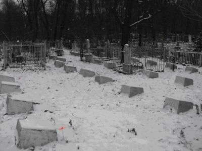 Братская могила воинов Советской Армии, погибших в период Отечественной войны 1941-1945 гг. (200 солдат и офицеров)