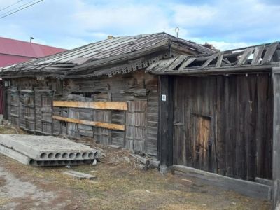 Дом жилой с воротами