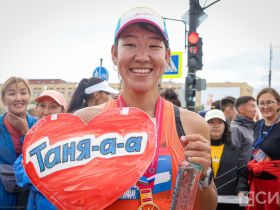 Якутянка Татьяна Артемьева впервые завоевала серебро чемпионата России по бегу 100 км