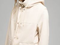 Ветровка с капюшоном свободного силуэта