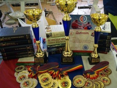 Лучший подарок - это книга. В этом убедились ростовские студенты 