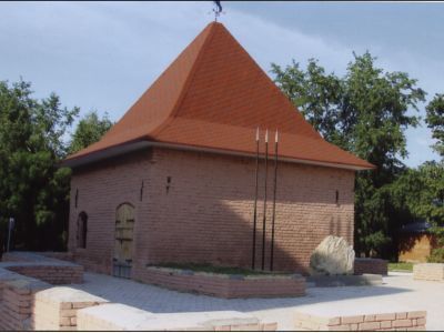 Здание бывшего порохового погреба (арсенала) Нижнеломовской крепости