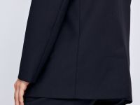 Однобортный жакет полуприлегающего силуэта