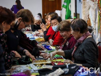 Выставка-ярмарка творчества серебряных волонтеров развернулась в Якутске