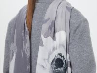 Палантин из вискозы с принтом