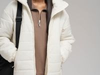 Стеганая куртка с искусственным утеплителем