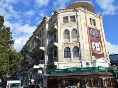 Здание гостиницы «Крым» (архитектор Н.П.Краснов)