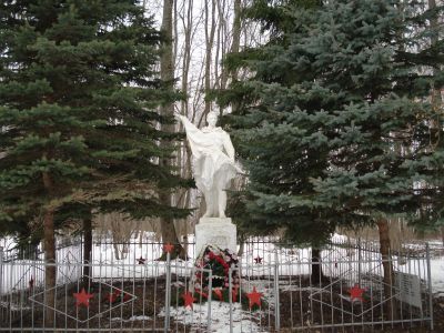 Братская могила с захоронением воинов, погибших в период Великой Отечественной войны 1941—1945 гг.