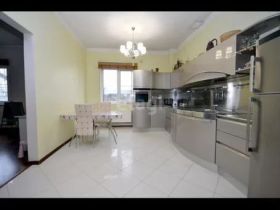 «Авито Недвижимость»: какие загородные дома с участками продаются в Якутске