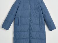 Утепленное пальто с капюшоном