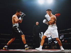 Боксёр из Якутии Михаил Варламов победил в главном бою «Битвы за контракт»