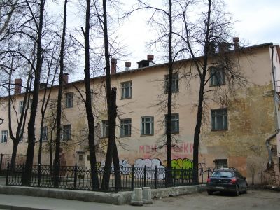 Служебный флигель