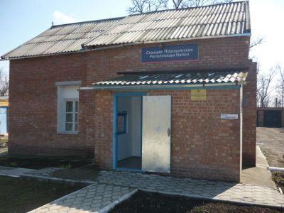 Место, где стоял агитпоезд ВЦИК "Октябрьская революция", работой которого руководил видный государственный деятель М.И. Калинин