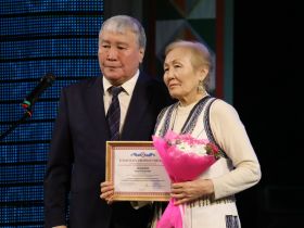 В Якутии состоялся торжественный вечер «Саха тыла саҕар кыыма»