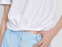 Футболка с узлом